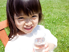 きちんと噛んで飲み込む